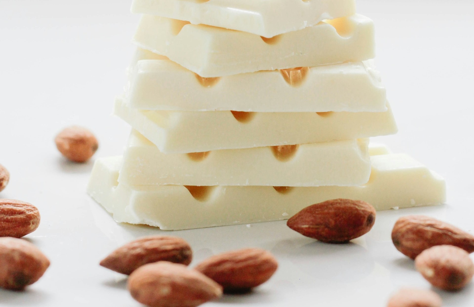 Stack of white chocolate and almonds